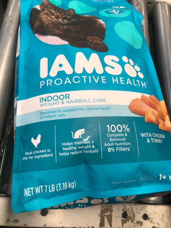 Photo 4 of ***EXP: 2/8/25** NON REFUNDABLE*** IAMS PROACTIVE HEALTH Adult Indoor Weight Control & Hairball Care Dry Cat Food with Chicken & Turkey Cat Kibble, 7 lb. Bag Chicken & Turkey 7 Pound (Pack of 1)