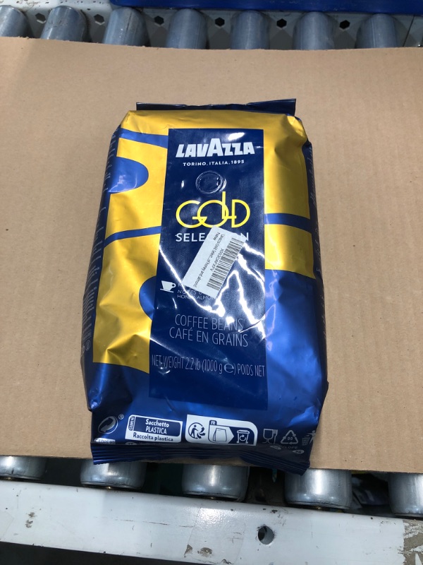 Photo 2 of ***BEST BY 07/30/2025-NON REFUNDABLE***
Lavazza Gold Selection Whole Bean Coffee Blend, Medium Roast Espresso - 1KG Bag, Authentic Italian Coffee - Blended and Roasted in Italy, Well Balanced, Medium Roast with Notes of Honey and Almond