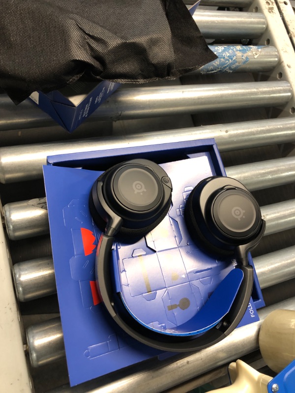 Photo 1 of (damage to stickers)
SteelSeries Arctis Nova 7P Wireless Multi-Platform Gaming Headset — Neodymium Magnetic Drivers — 2.4GHz + Bluetooth — 38Hr USB-C Battery — Gen2 AI Mic — PlayStation