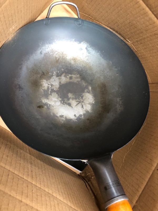 Photo 3 of **prev used, dirty, ***YOSUKATA Carbon Steel Wok Pan – 13,5 “ Woks and Stir Fry Pans - Chinese Wok with Flat Bottom Pow Wok - Traditional Chinese Japanese Woks - Black Steel Wok 13.5" Black