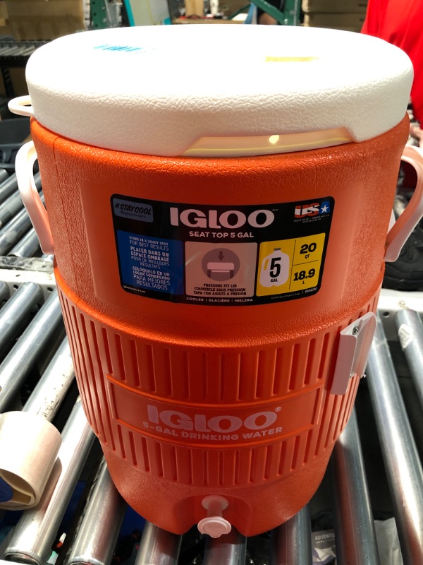 Photo 3 of 
Click image to open expanded view
Visit the Igloo Store
Igloo 5 Gallon Cooler with Seat Lid in Orange