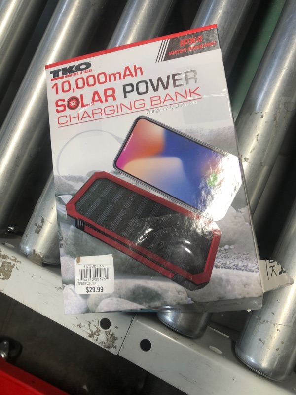 Photo 1 of 10,000 MAH SOLAR POWER CHARGING BANK