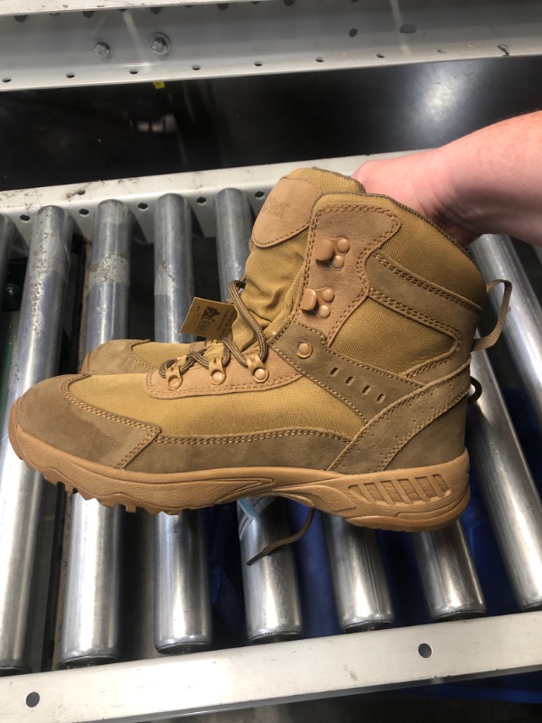 Photo 3 of MENS 10.5 DENALI BOOT