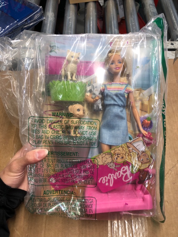 Photo 2 of Barbie Play N Wash Pets Doll And Playset