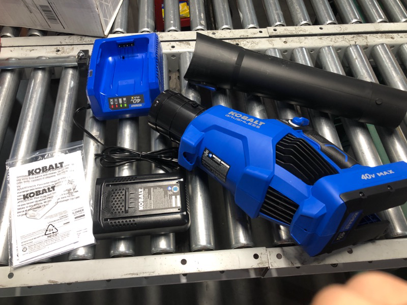 Photo 2 of **NON REFUNDABLE ITEM**(FOR PARTS ONLY)
Kobalt Gen4 40-volt 520-CFM 120-MPH Battery Handheld Leaf Blower 4 Ah (Battery and Charger Included)
