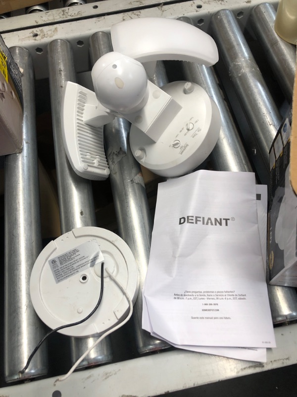 Photo 1 of **NON REFUNDABLE ITEM***(FOR PARTS ONLY)
MaxDetect 240-Degree White Motion Activated Wired Outdoor 2-Head Dusk-to-Dawn LED Security Flood Light 2000 Lumens