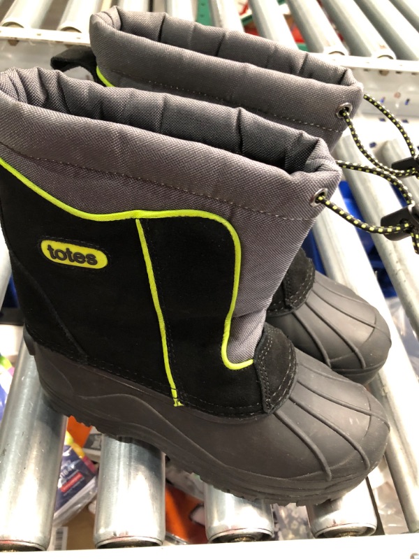 Photo 2 of totes Kids Action Snow Boots 4M
