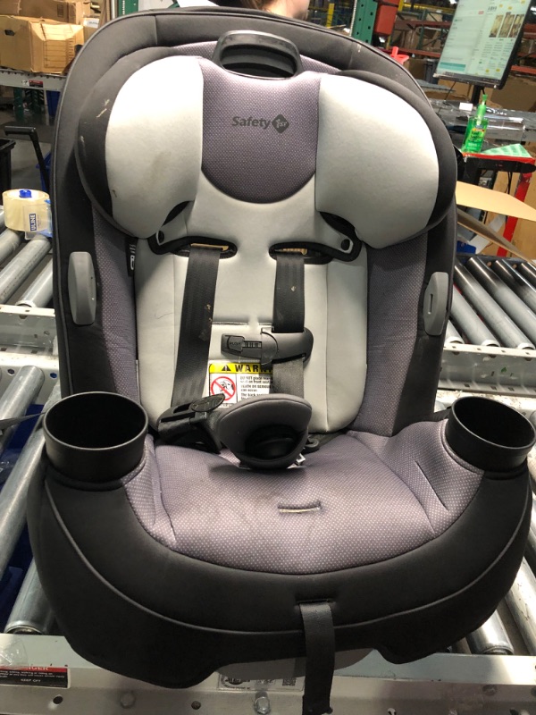 Photo 3 of ***HEAVILY USED AND DIRTY - NO PACKAGING - SEE PICTURES***
Safety 1st Grow and Go All-in-One Convertible Car Seat High Street Original