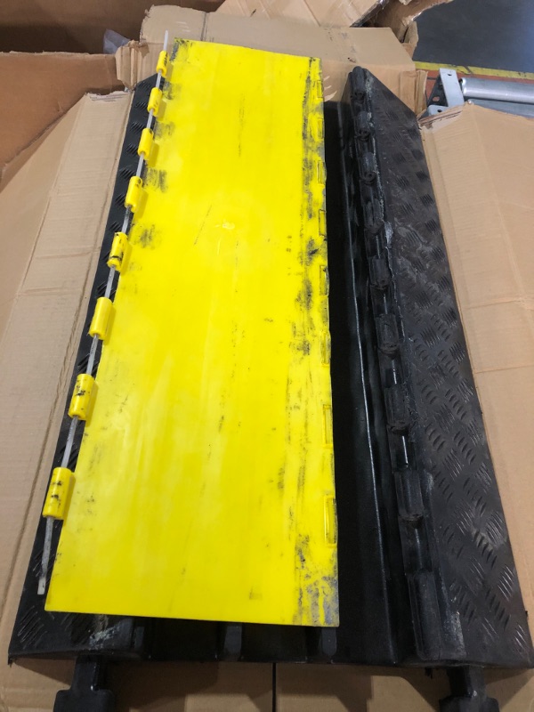 Photo 3 of **NONREFUNDABLE**FOR PARTS OR REPAIR**SEE NOTES**
Happybuy Pack of 1, 3-Channel Rubber Cable Protector Ramps Heavy Duty 44000Lbs Load Capacity Cable Wire Cord Cover Ramp Speed Bump Driveway Hose Cable Ramp Protective Cover