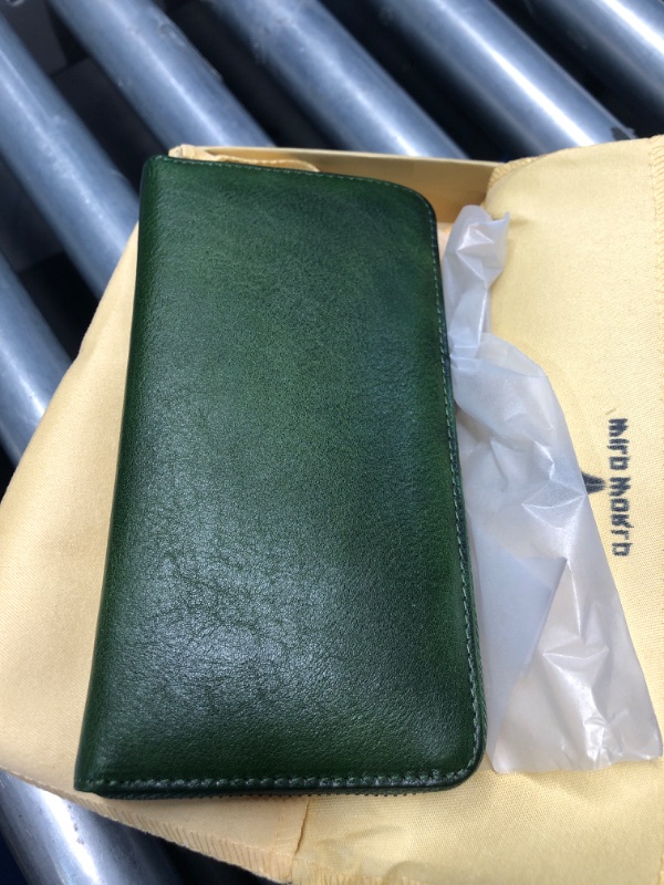 Photo 2 of ***STOCK PHOTO REFERENCE ONLY*** DIFFERENT COLOR
WILD WORLD Designer Genuine Calfskin Soft Leather Zipper Wallets for Ladies With Gift Box, Large Capacity Multi Cards Organizer Wallet Purse- GREEN 