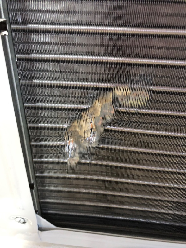 Photo 12 of ***USED - DAMAGED - SEE COMMENTS***
LG 18 000 BTU Window Air Conditioner Cools 1 000 Sq Ft Electronic Control with Remote LW1824RD