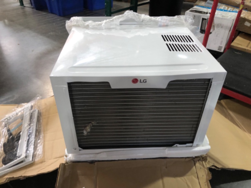 Photo 5 of ***USED - DAMAGED - SEE COMMENTS***
LG 18 000 BTU Window Air Conditioner Cools 1 000 Sq Ft Electronic Control with Remote LW1824RD