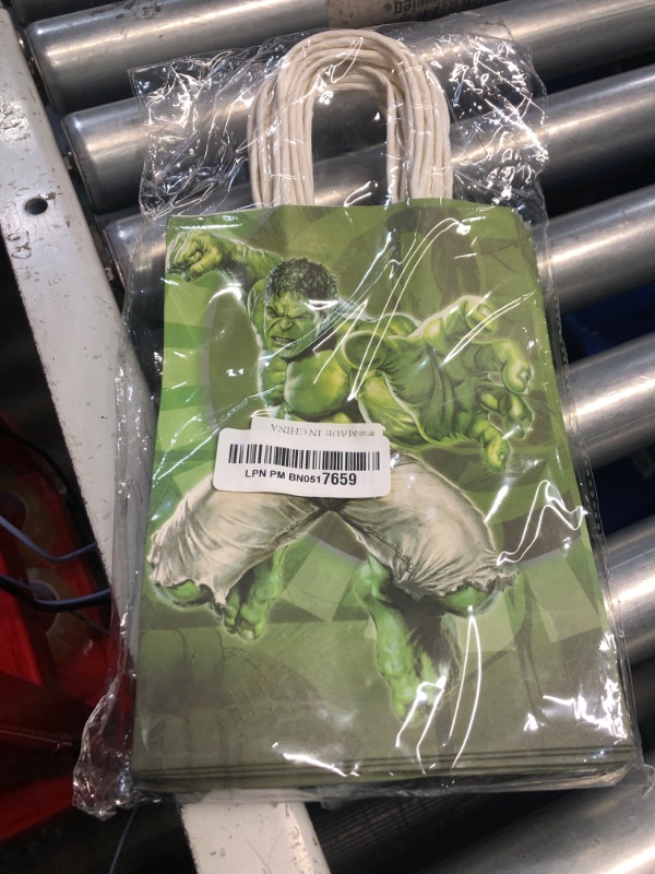 Photo 3 of ***STOCK PHOTO REFERENCE ONLY*** Hulk Party Bags 12 Pack