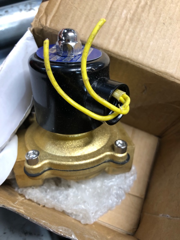 Photo 2 of (READ FULL POST) 1" Electric Solenoid Valve 110v/115v/120v AC Brass Normally Closed Gas Air Diesel Water NPT High Flow