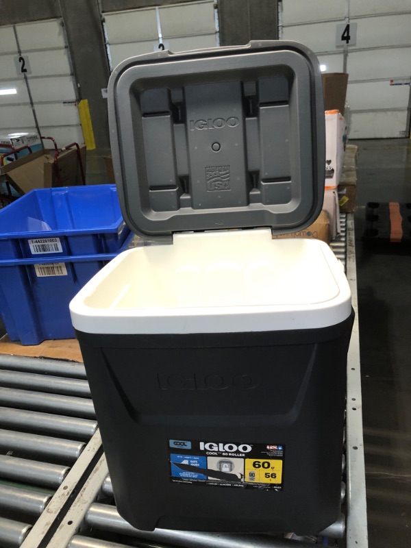 Photo 8 of ***USED - DIRTY - SCRATCHED AND SCRAPED - NO PACKAGING - SEE PICTURES***
IGLOO Cool 60 qt. Roller Cooler, Grey/White