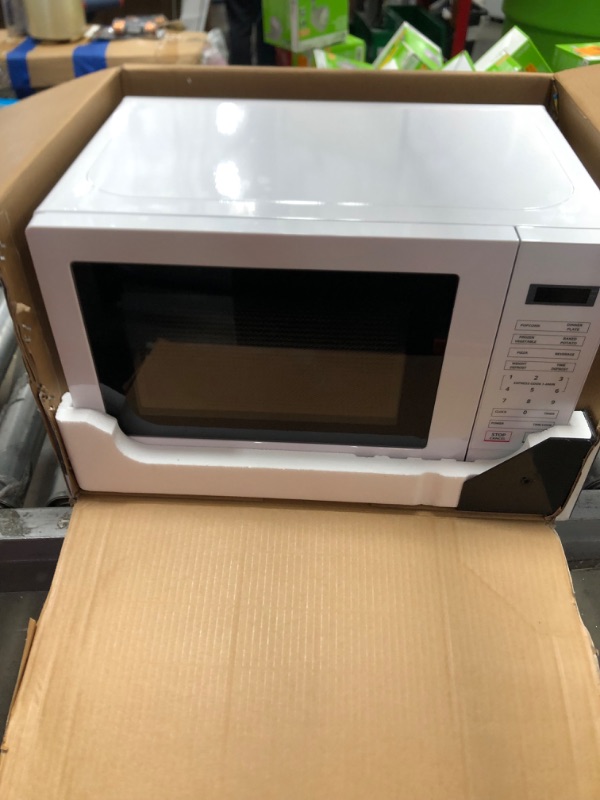 Photo 2 of 0.7 cu. ft. 700-Watt Countertop Microwave in White