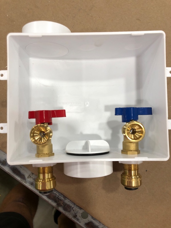 Photo 2 of 
Tectite
1/2 in. Brass Push-to-Connect x 3/4 in. Male Hose Thread Washing Machine Outlet Box with Water Hammer Arrestors