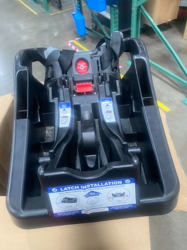 Photo 2 of ****USED LITTLE DIRTY**** Graco 4Ever DLX 4-in-1 Car Seat, Fairmont | Infant to Toddler Car Seat, with 10 Years of Use | Rear-facing, Forward-facing and Booster Modes | Safe, Comfortable and Convenient