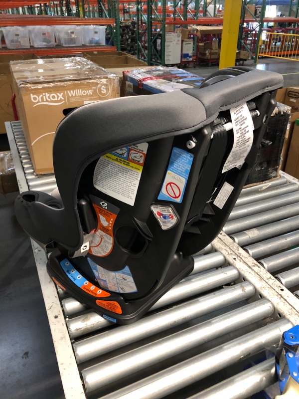 Photo 2 of (READ FULL POST) Graco Extend2Fit Convertible Car Seat, Rear-Facing and Forward-Facing, Extended Rear-Facing Seat Option, Redmond, Ideal for Newborns, Infants, and Toddlers