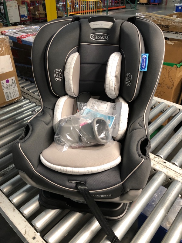 Photo 3 of (READ FULL POST) Graco Extend2Fit Convertible Car Seat, Rear-Facing and Forward-Facing, Extended Rear-Facing Seat Option, Redmond, Ideal for Newborns, Infants, and Toddlers