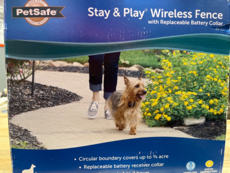 Photo 1 of *BRAND NEW* PetSafe PIF00-15001 Stay & Play Wireless Fence for Dogs *SEALED*