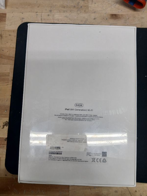 Photo 3 of Apple iPad (9th Generation): with A13 Bionic chip, 10.2-inch Retina Display, 64GB, Wi-Fi, 12MP front/8MP Back Camera, Touch ID, All-Day Battery Life – Silver---------SN----LWTYQDJPDY-------FACTORY SEALED----
