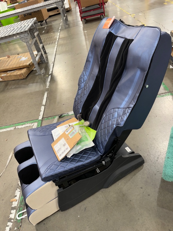 Photo 2 of *MISSING ARMREST SIDES//POWERS ON BUT UNABLE TO FULLYTEST** Real Relax 2024 Massage Chair of Dual-core S Track