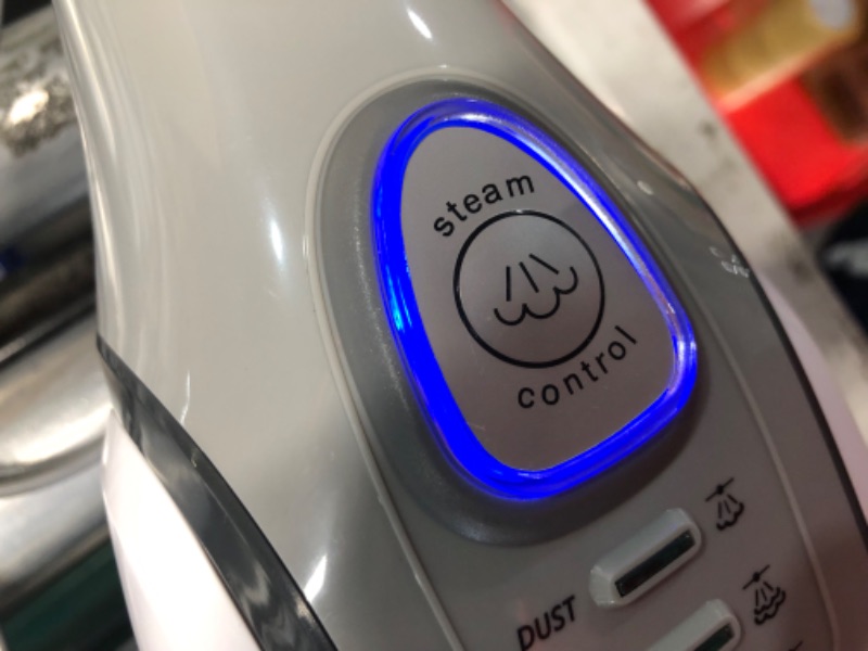 Photo 1 of ***USED - MISSING PARTS - POWERS ON - UNABLE TO TEST FURTHER - SEE PICTURES***
Shark Professional Steam Pocket Mop (S3601)