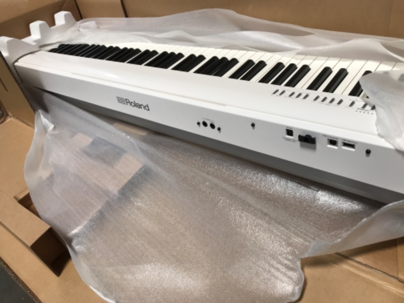 Photo 3 of * NEW* Roland FP-30X Digital Piano with Built-in Powerful Amplifier and Stereo Speakers. Rich Tone and Authentic Ivory 88-Note PHA-4 Keyboard for unrivalled Acoustic Feel and Sound. (FP-30X-WH), White
