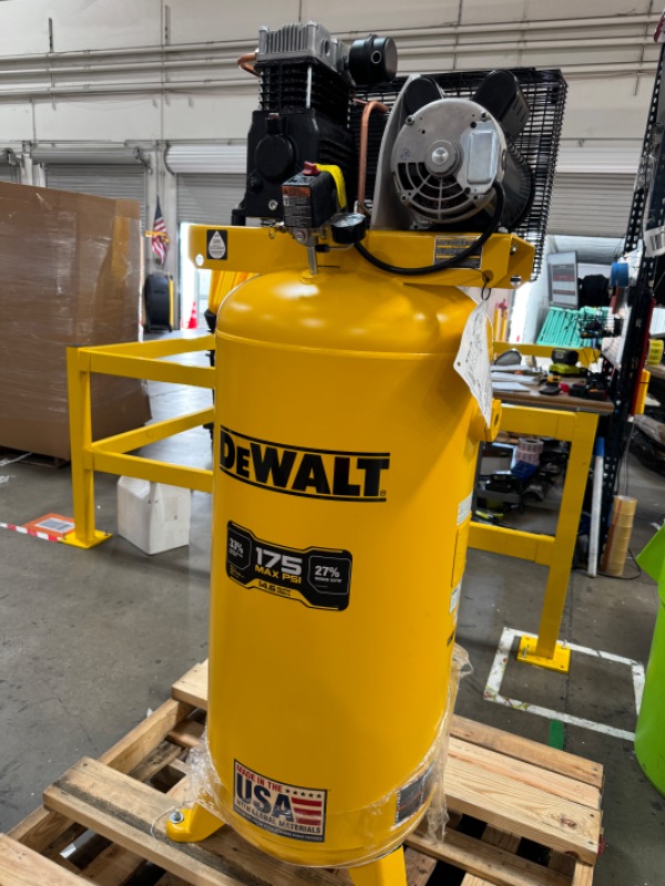 Photo 5 of *UNTESTED** Dewalt DXCM602.COM 3.7 HP 60 Gallon 175 Max PSI 13.4 SCFM @ 40 PSI 11.5 SCFM @ 90 PSI Oil-Lube Electric Stationary Vertical Air Compressor
