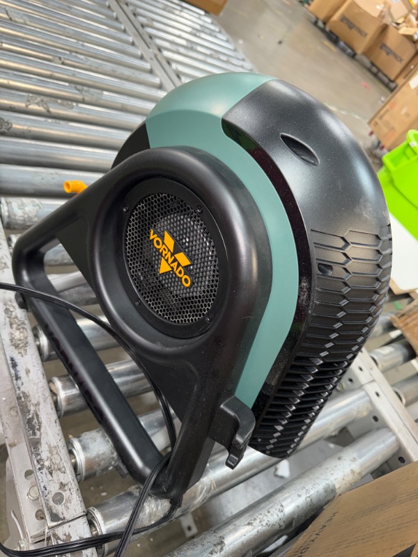 Photo 1 of *POWERS ON**Rtr Blower Fan