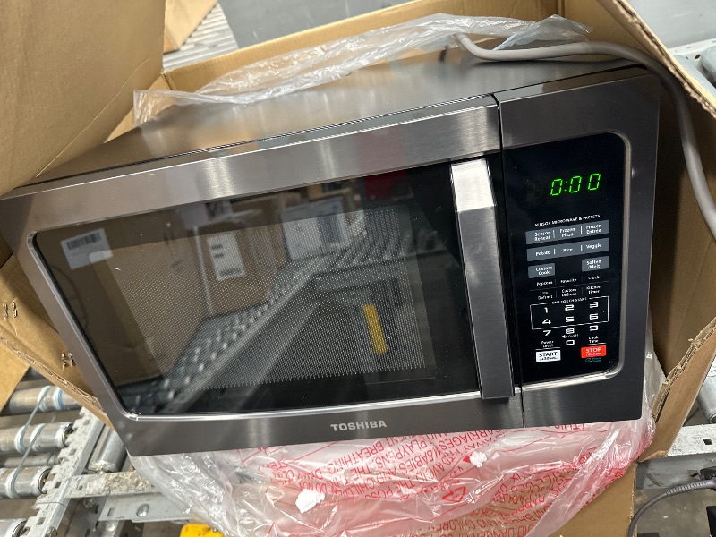 Photo 2 of ***NONREFUNDABLE**FOR PARTS OR REPAIR**SEE NOTES**STOCK IMAGE FOR SAMPLE***
TOSHIBA EM131A5C-BS Countertop Microwave Ovens 1.2 Cu Ft