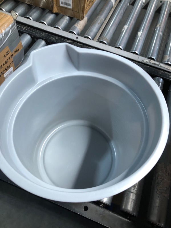 Photo 3 of ***USED - MISSING HANDLE***
Rubbermaid Commercial Brute Bucket, 14-quart, Gray