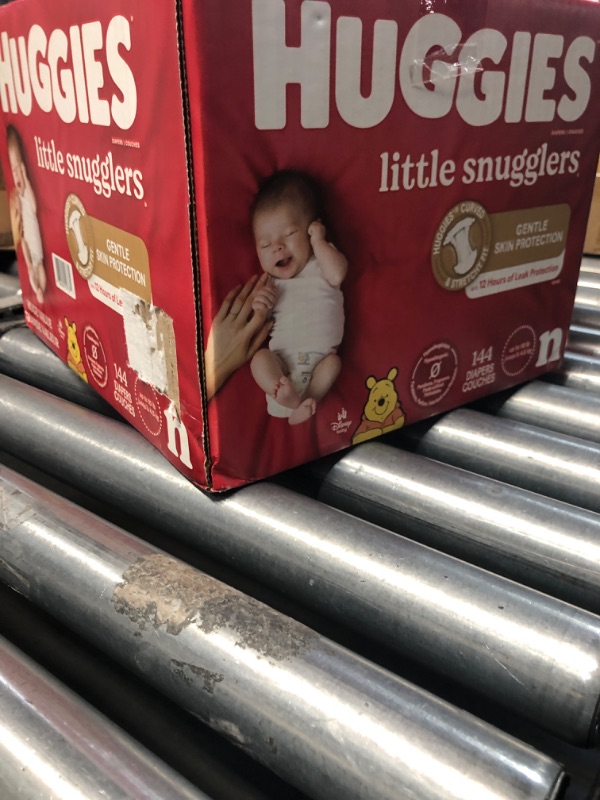 Photo 2 of ***NEWBORN***Huggies Little Snugglers Gentle Skin protection 144 Count