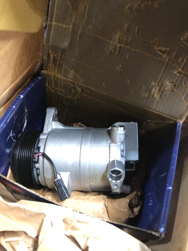 Photo 4 of Denso 471-5006 A/C Compressor