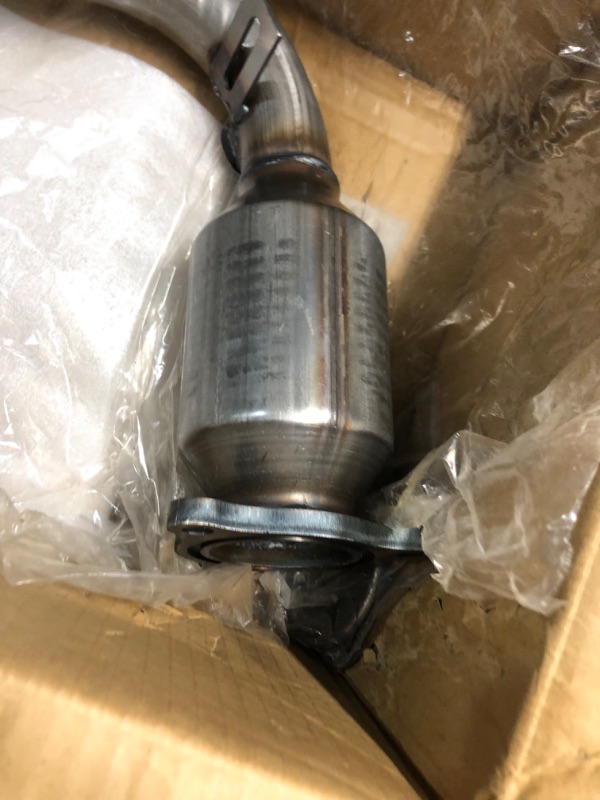 Photo 1 of A-Premium Front Catalytic Converter W/Gasket Kit Direct-Fit Compatible with Chevy & GMC Models - Captiva Sport 2012-2015, Equinox 2010-2017, Terrain 2010-2017 - L4 2.4L - E.P.A. Compliant