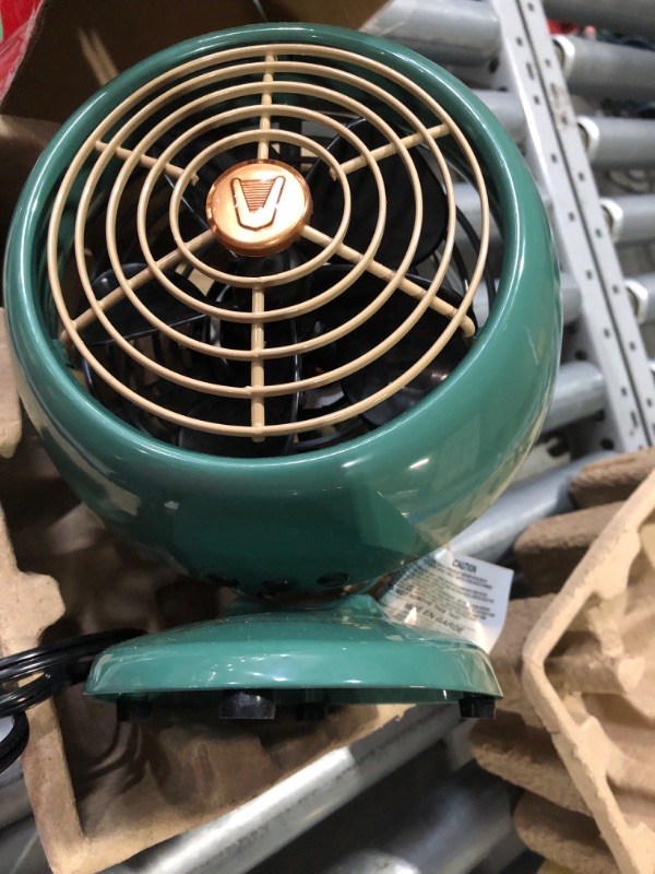 Photo 3 of ***PARTS ONLY******NON REFUNDABLE***
Vornado VFAN Mini Classic Personal Vintage Air Circulator Fan, Green Green Fan