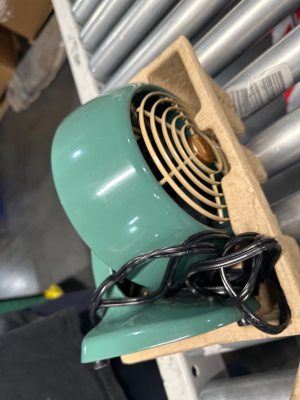 Photo 2 of ***PARTS ONLY******NON REFUNDABLE***
Vornado VFAN Mini Classic Personal Vintage Air Circulator Fan, Green Green Fan