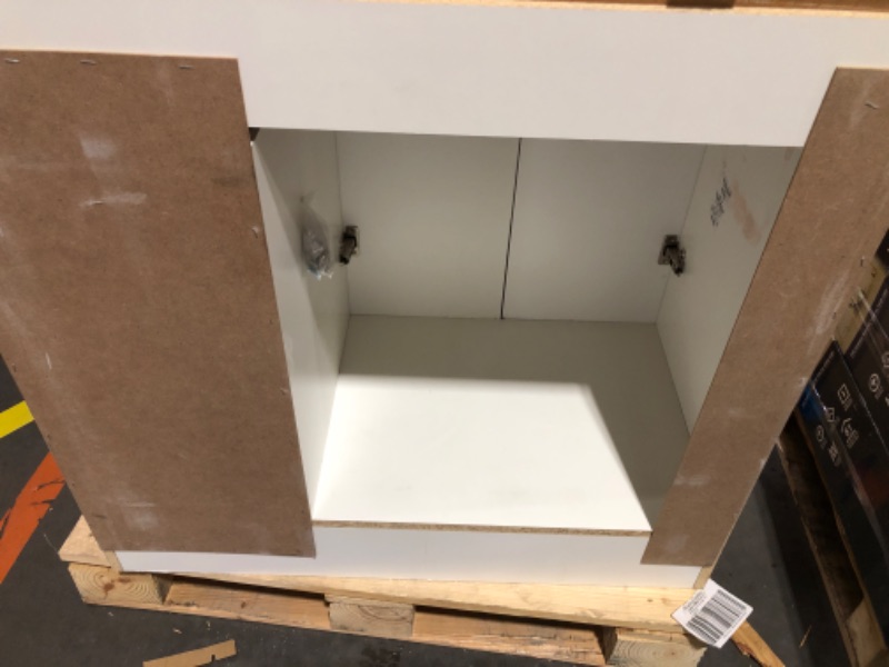 Photo 2 of ***READ NOTES***MINOR DAMAGE
Glacier Bay
Bannister 37 in. W x 19 in. D x 35 in. H Single Sink Freestanding Bath Vanity in White with White Cultured Marble Top