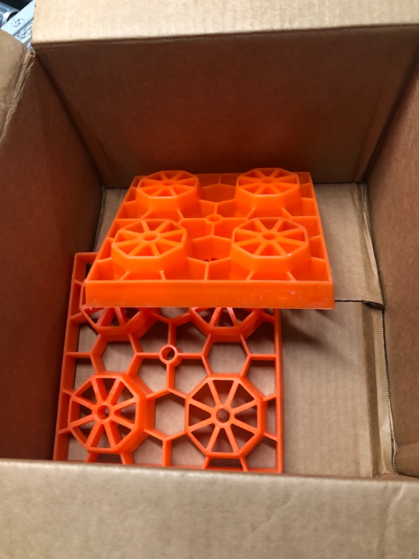 Photo 2 of Tri-Lynx Levelers 6 Pack, Orange