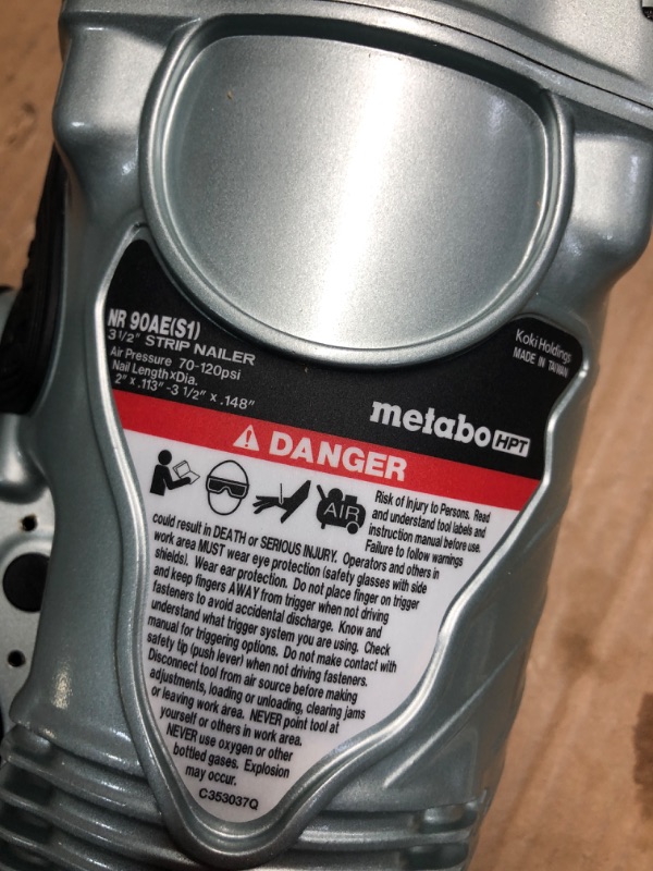 Photo 5 of Metabo HPT Framing Nailer, The Pro Preferred Brand of Pneumatic Nailers*, 21° Magazine, Accepts 2" to 3-1/2" Framing Nails, (NR90AES1)
