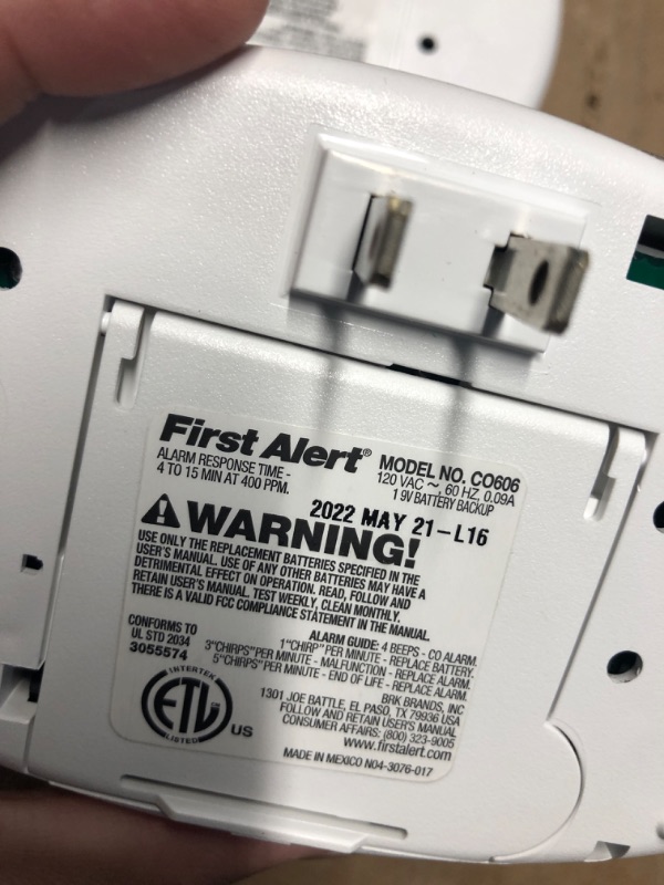 Photo 2 of **NON REFUNDABLE ITEM**(FOR PARTS ONLY)
First Alert Plug-In w/Battery Back-up Electrochemical Carbon Monoxide Detector