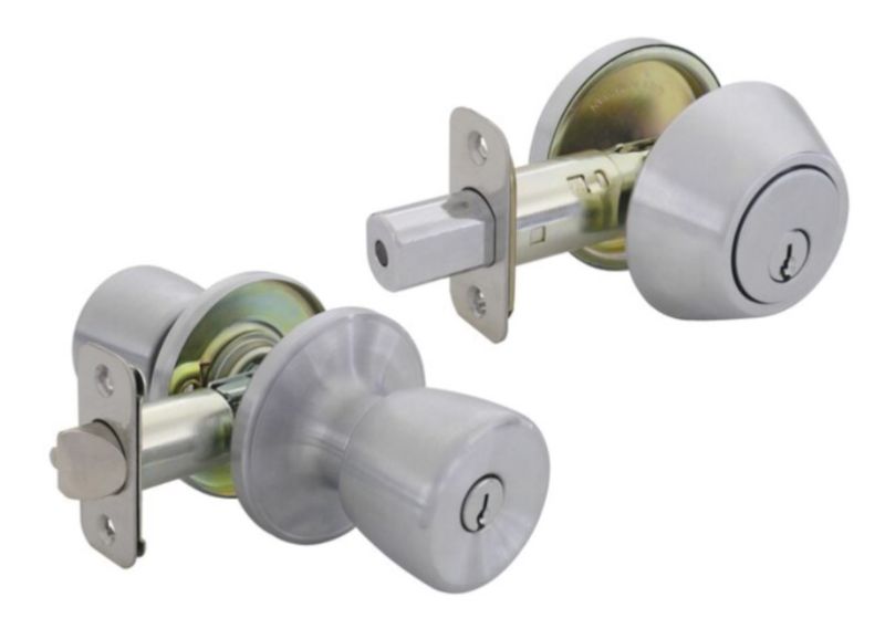 Photo 1 of **NON REFUNDABLE ITEM**(FOR PARTS ONLY)
Gatehouse Gallo Brushed Stainless Steel Exterior Single-cylinder deadbolt Keyed Entry Door Knob Combo Pack
