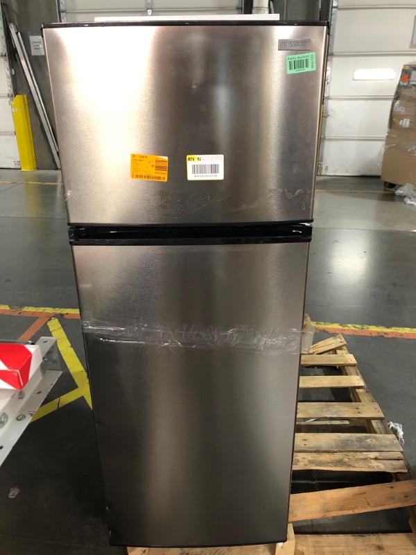 Photo 2 of [NONREFUNDABLE, FOR PARTS/ READ NOTES]
Vissani - 7.1 cu. ft. Top Freezer Refrigerator in Stainless Steel Look