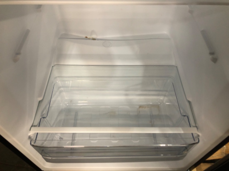 Photo 3 of [NONREFUNDABLE, FOR PARTS/ READ NOTES]
Vissani - 7.1 cu. ft. Top Freezer Refrigerator in Stainless Steel Look