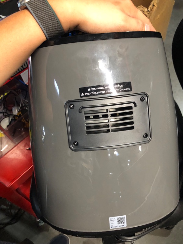 Photo 6 of ***ITEM TESTED FOR POWER, UNABLE TO TEST FURTHER***Ninja AF101 Air Fryer that Crisps, Roasts, Reheats, & Dehydrates, for Quick, Easy Meals, 4 Quart Capacity, & High Gloss Finish, Grey 4 QT Grey