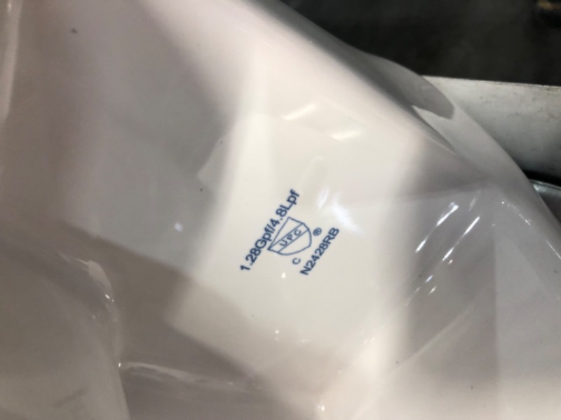 Photo 1 of ***USED - MISSING TANK LID - SEE COMMENTS***
Glacier Bay 12 inch Rough In Two-Piece 1.28 GPF Single Flush Round Toilet in White Seat Included