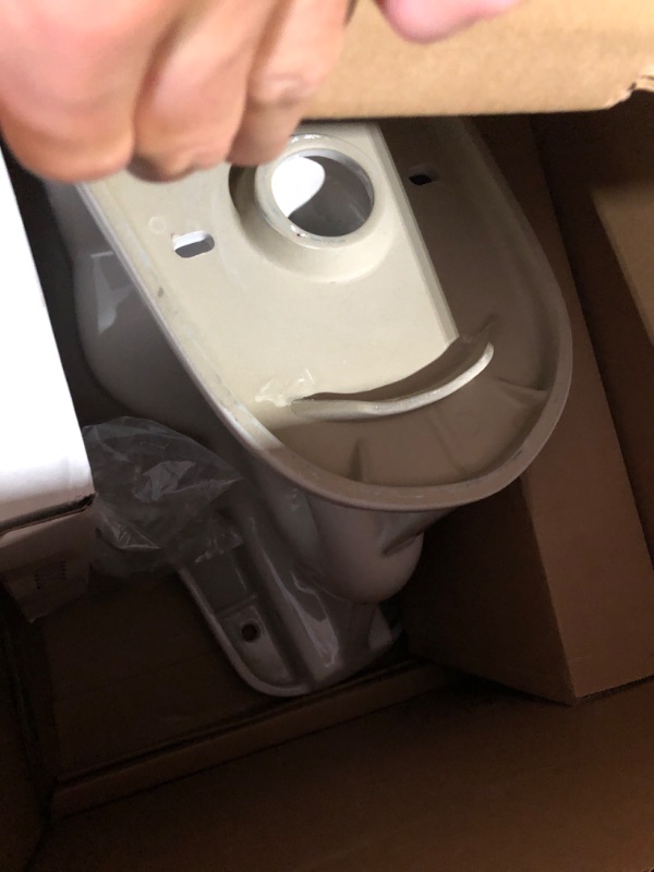 Photo 3 of ***USED - MISSING TANK LID - SEE COMMENTS***
Glacier Bay 12 inch Rough In Two-Piece 1.28 GPF Single Flush Round Toilet in White Seat Included