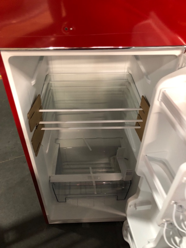 Photo 8 of ***USED - MAJOR DAMAGE - NO PACKAGING - UNTESTED - SEE COMMENTS***
Galanz GLR12TRDEFR Refrigerator, Dual Door Fridge, Adjustable Electrical Thermostat Control with Top Mount Freezer Compartment, Retro Red, 12.0 Cu Ft
