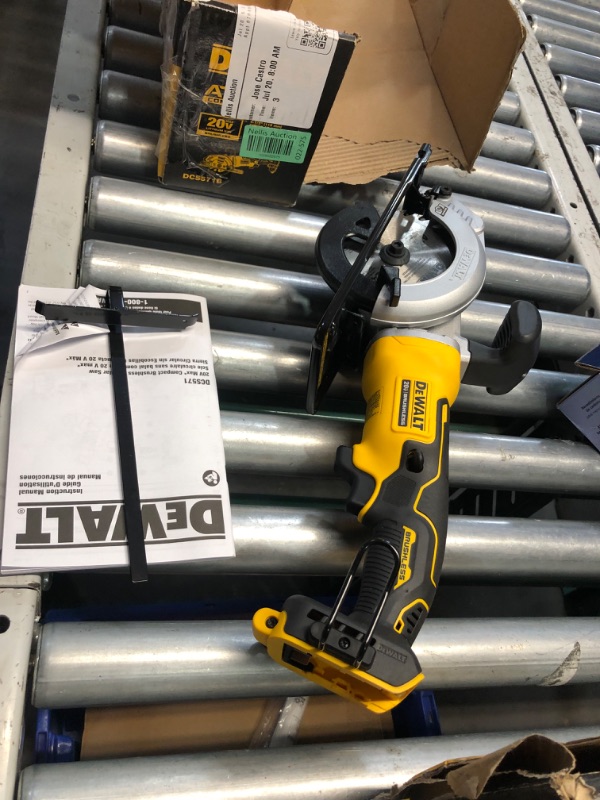 Photo 5 of ***USED - NO BATTERY - UNABLE TO TEST***
DEWALT ATOMIC 20V MAX* Circular Saw, 4-1/2-Inch, Tool Only (DCS571B)